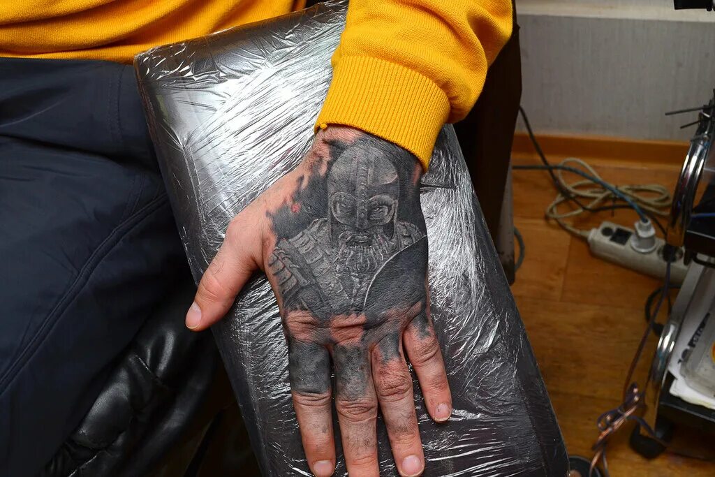 салон татуировок. татуировки барнаул. тату салоны в барнауле. тату александр. тату студия the hatters.