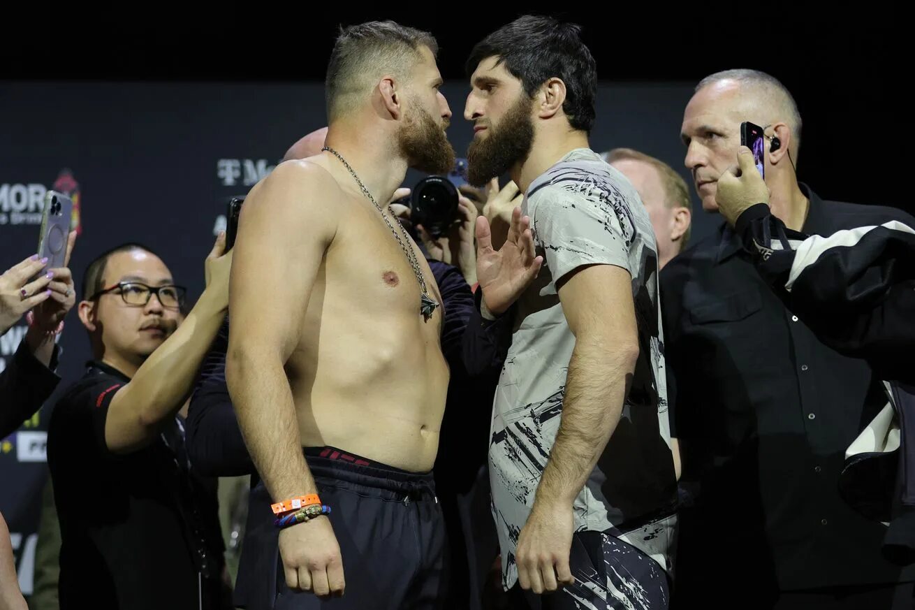 Юфс 282 кард участников. Анкалаев магомед блахович. Ufc анкалаев кард. Блахович тейшейра. Ufc анкалаев кард.