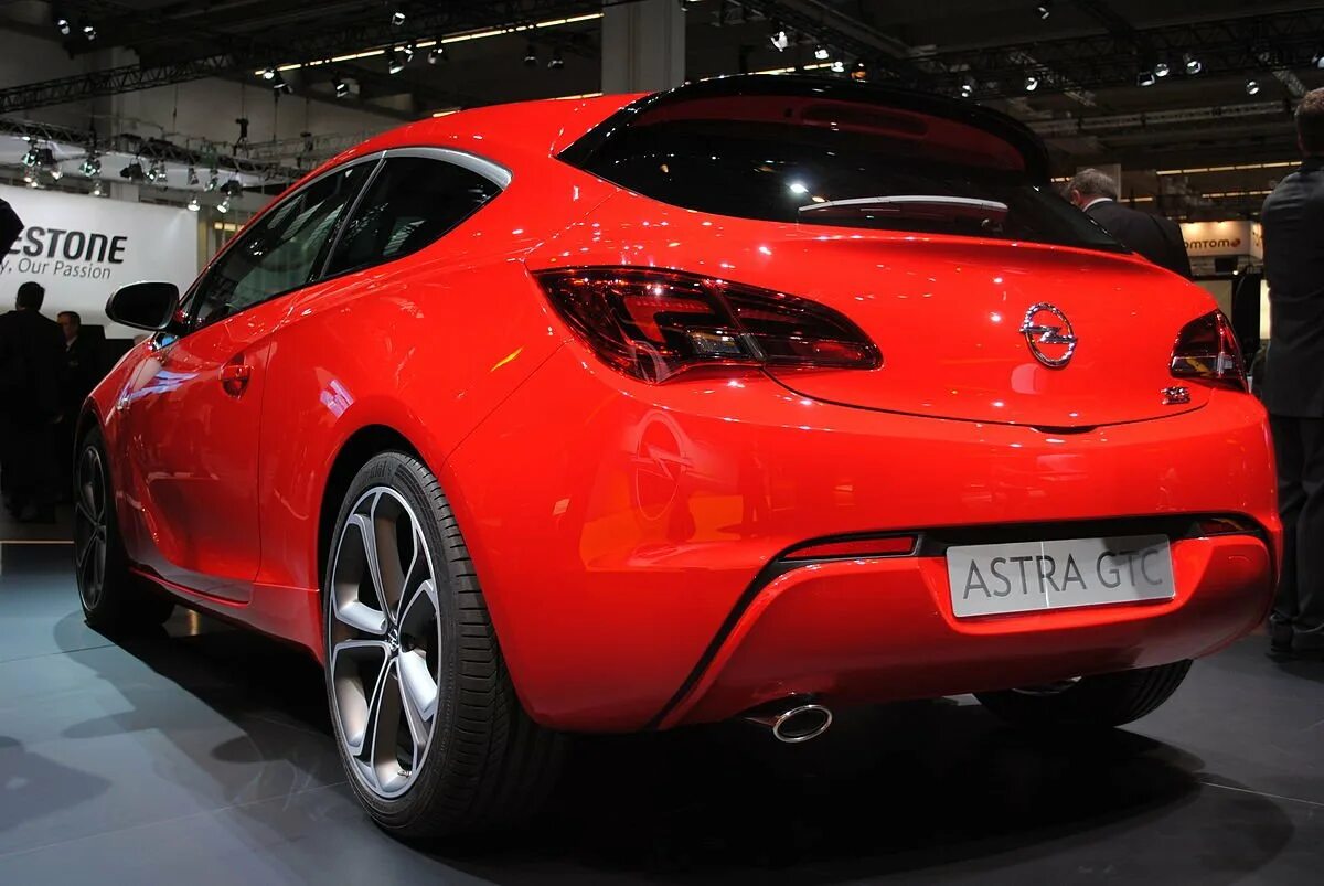 Opel astra turbo хэтчбек. Opel astra gtc turbo. Opel astra gtc турбина. Opel astra gtc 2016. Opel astra gtc 2020.
