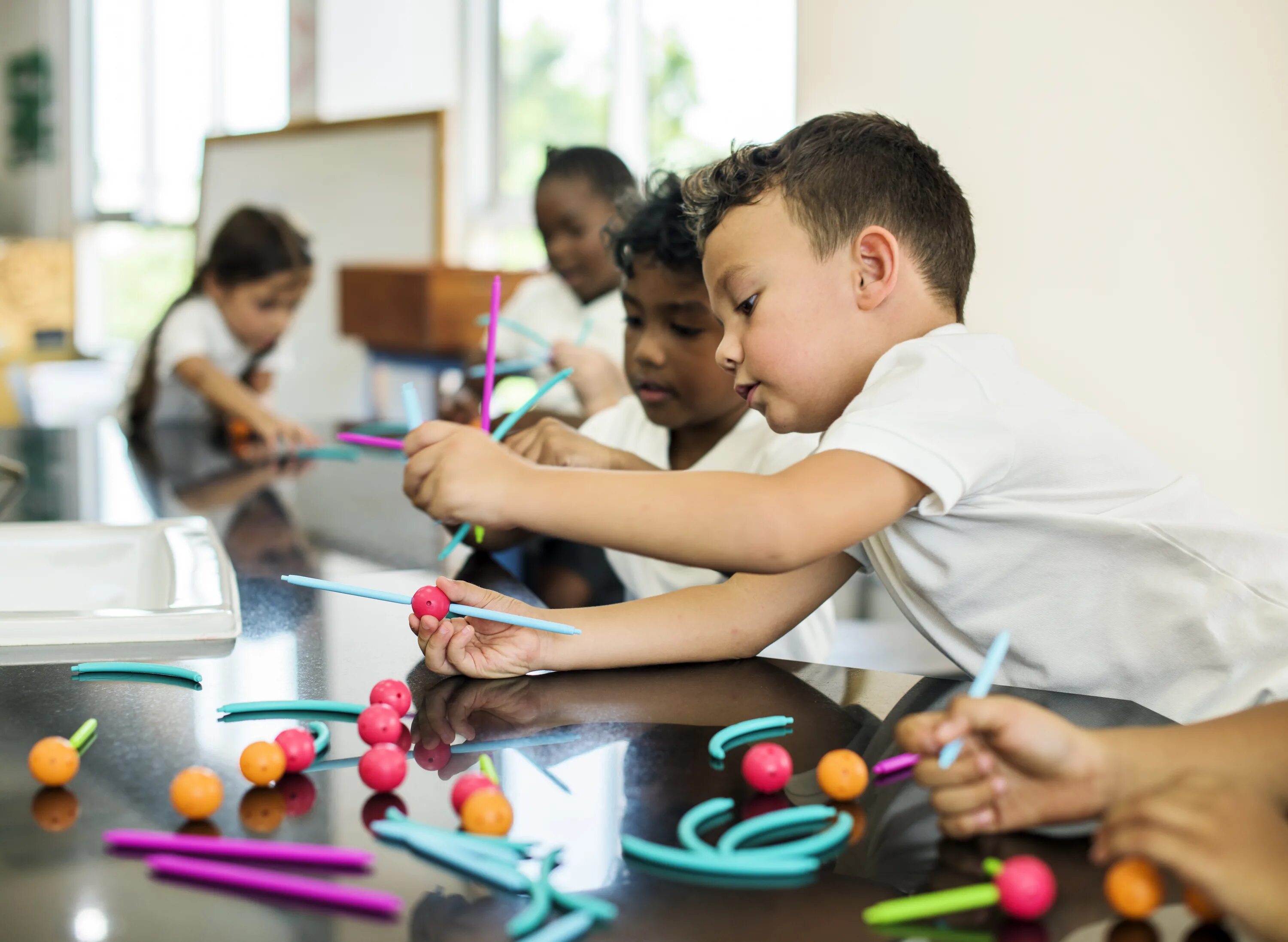 Best learning ru. Образовательный мастер-класс картинка. Образование необычные фото. Kindergarten Classroom. Science Kids.