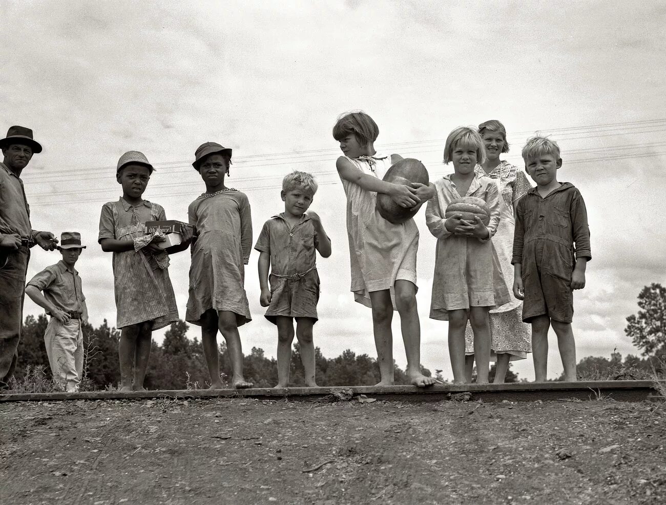 Голодные послевоенные годы. 1936 В США Великая депрессия. Голод в США (Великая депрессия 1930-х). Доротея Ланж 1936 фото. Великая депрессия в США 1935.