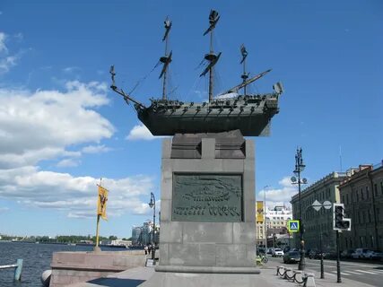 Начало лета в петербурге