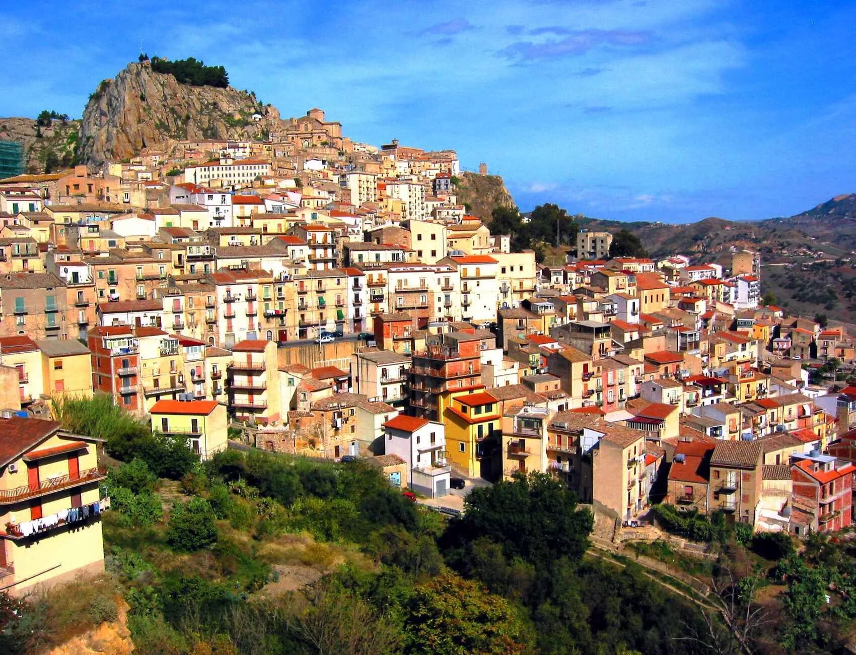 Столица кипра – город лефкосия (никосия). Никосия. Столица кипра никосия. Южная никосия. Лефкосия кипр.