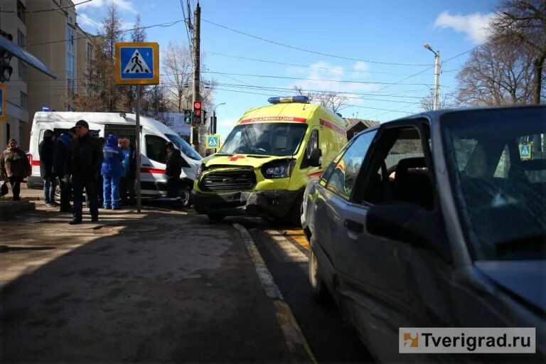 Врач попал в аварию