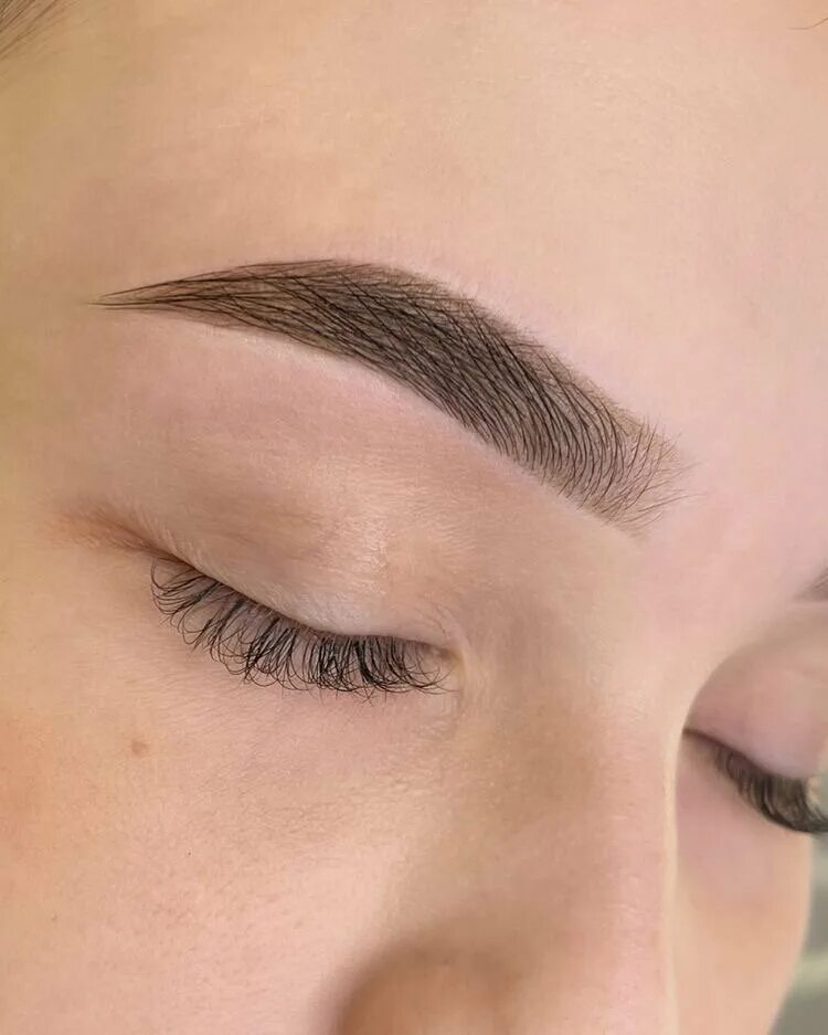 Лисьи брови. Лисьи брови. Лисьи брови. Лисий макияж глаз. Брови лисий глаз.