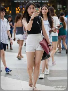 Street Girl, Street Style, Sensual, Asian Fashion, Candid, White Jeans, Sho...