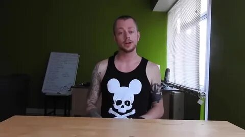 Выпил слабительное и заклеил клеем