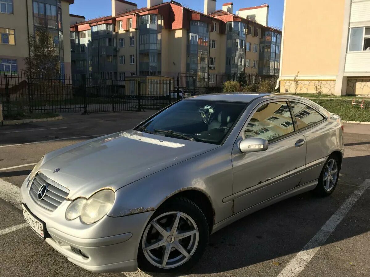 Купить мерседес 2001. Mercedes-Benz CLK-class 2001. Мерседес купе 2001. Mercedes CLK 200 2001. Мерседес CLK 2001 купе.