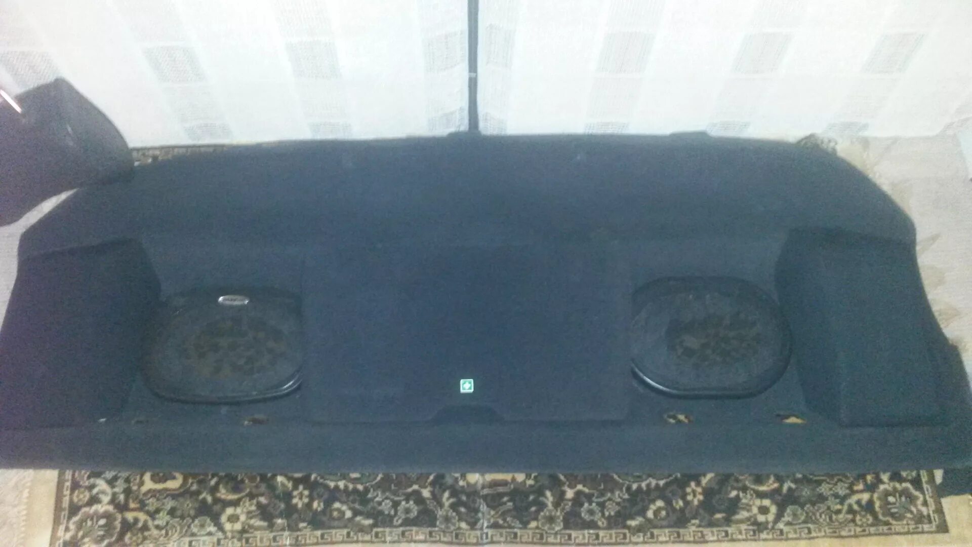 Полка 124. W124 задняя полка. W124 задняя полка. W124 задняя полка. Задняя полка мерседес 124.