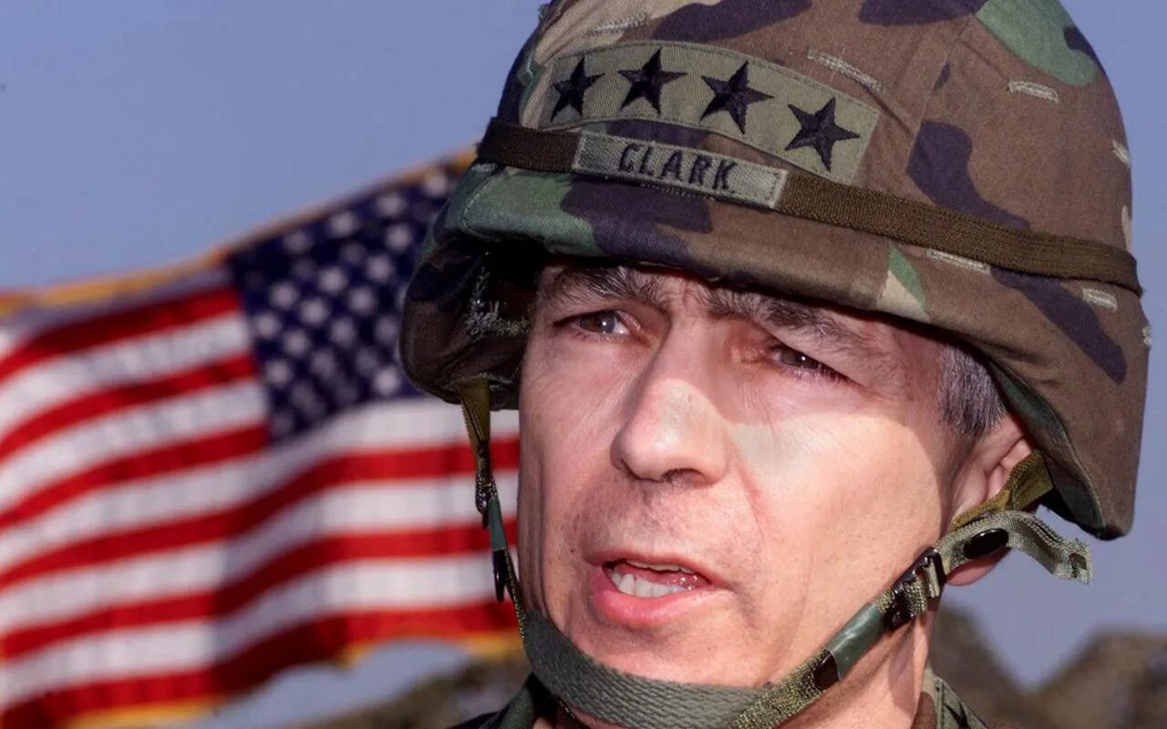 Харламов нато. Генерал Уэсли Кларк американский. Генерал НАТО Уэсли Кларк. Уэсли Кларк 1999.