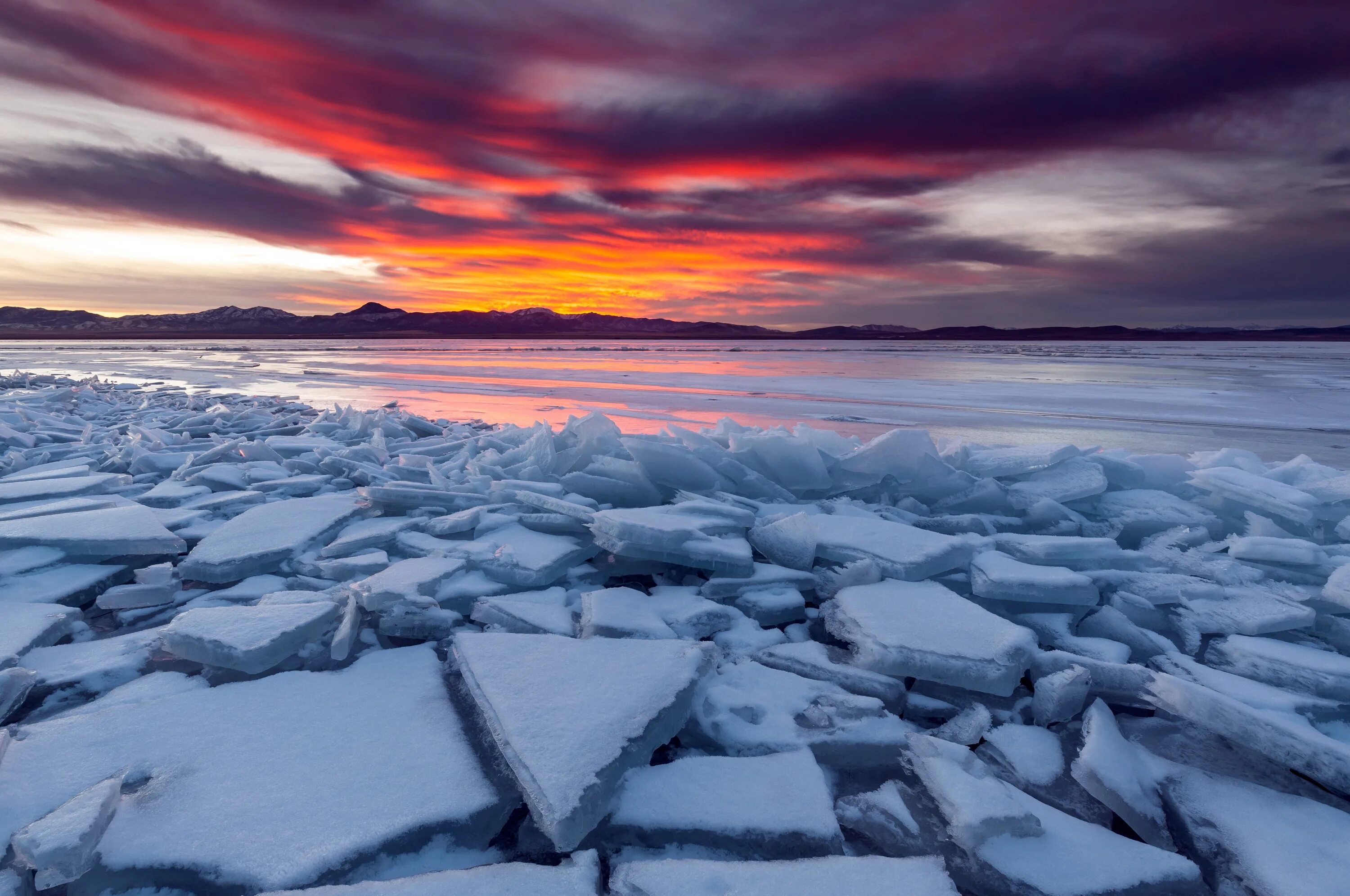 Замерзшее озеро байкал. Побережье северного ледовитого океана. Морской лёд. Ледяное побережье. Лофотенские острова норвегия пляжи.