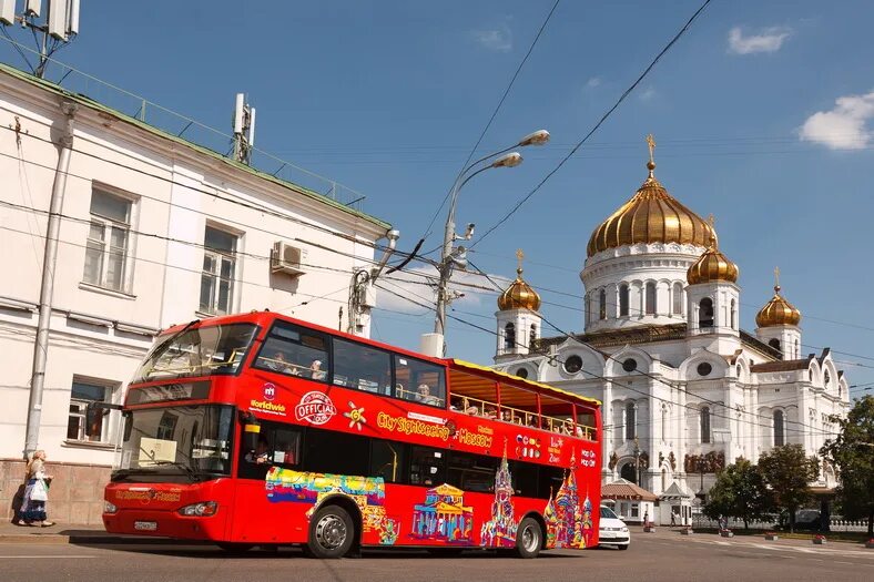 Автобус City Sightseeing Москва. Красный автобус Москва City Sightseeing. City Sightseeing Moscow автобус. Обзорная экскурсия по Москве на автобусе. Автобусные экскурсии по москве от красной