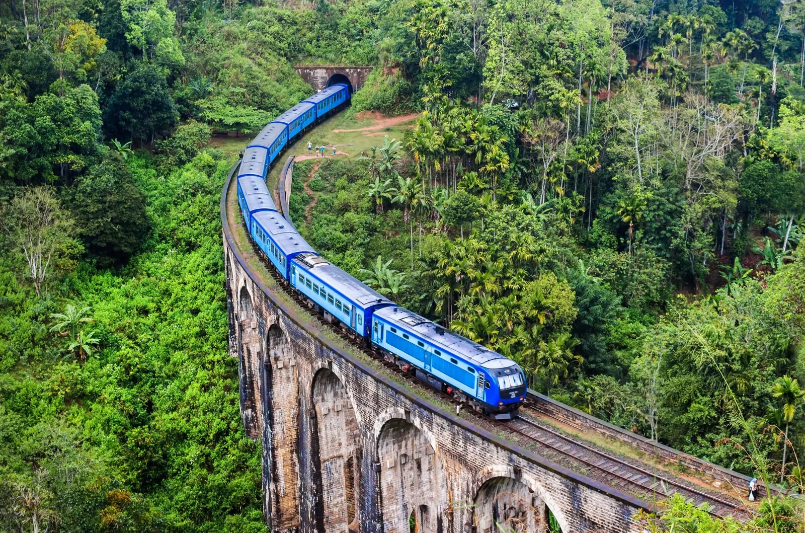 Известные железные дороги. Девятиарочный мост Шри-Ланка. Нувара Элия Шри Ланка поезд.