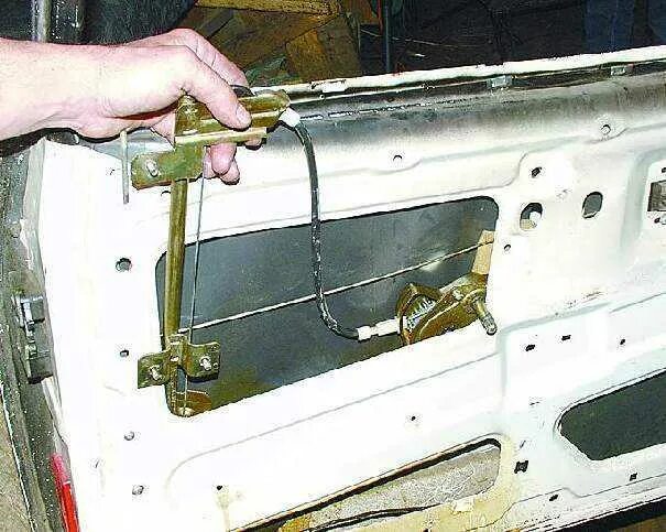 Стекло задней двери 2109. Замок двери ваз 2109. тяга двери ваз 2110. механизм открывания двери ваз 2109. направляющие передней двери ваз 2109.