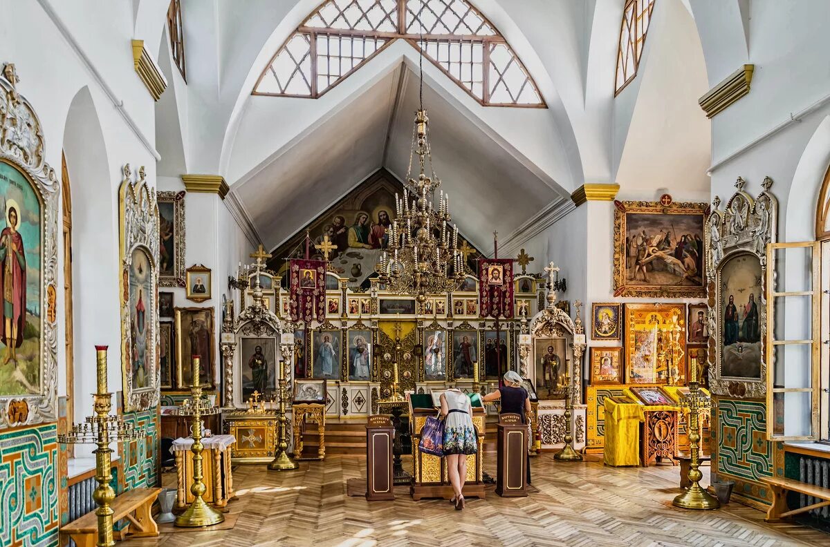 Алушта храм всех крымских святых и феодора стратилата. Храм всех крымских святых в алуште. Храм крымских святых в алуште. Храма федора стратилата алушта. Алушта храм всех крымских святых и феодора стратилата.