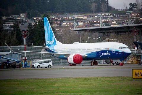 737 max 10