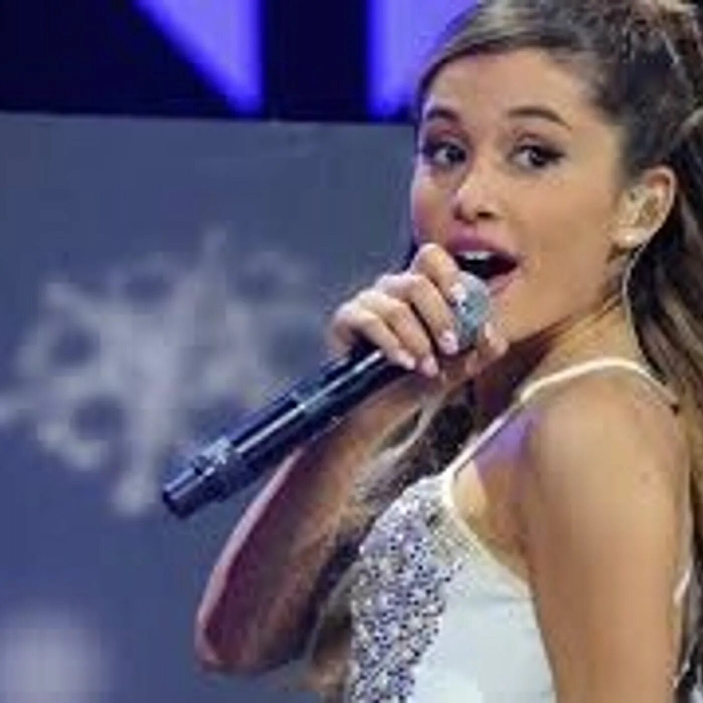 Grande песни. Ariana grande. Grande песни. Grande песни. Grande песни.