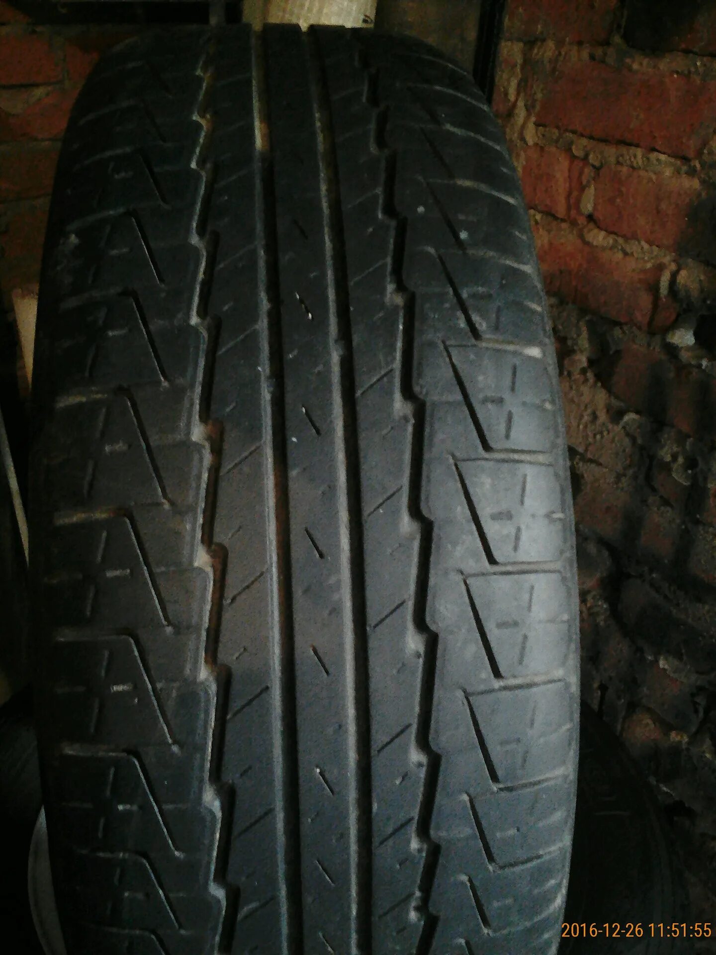 Резина лето 235 65 r17. Kumho Road Venture St 235/65 r17. 235 65 17 Kumho Road Venture St 104h. Кумхо 235/65/17 лето. Kumho 235/65 r17.