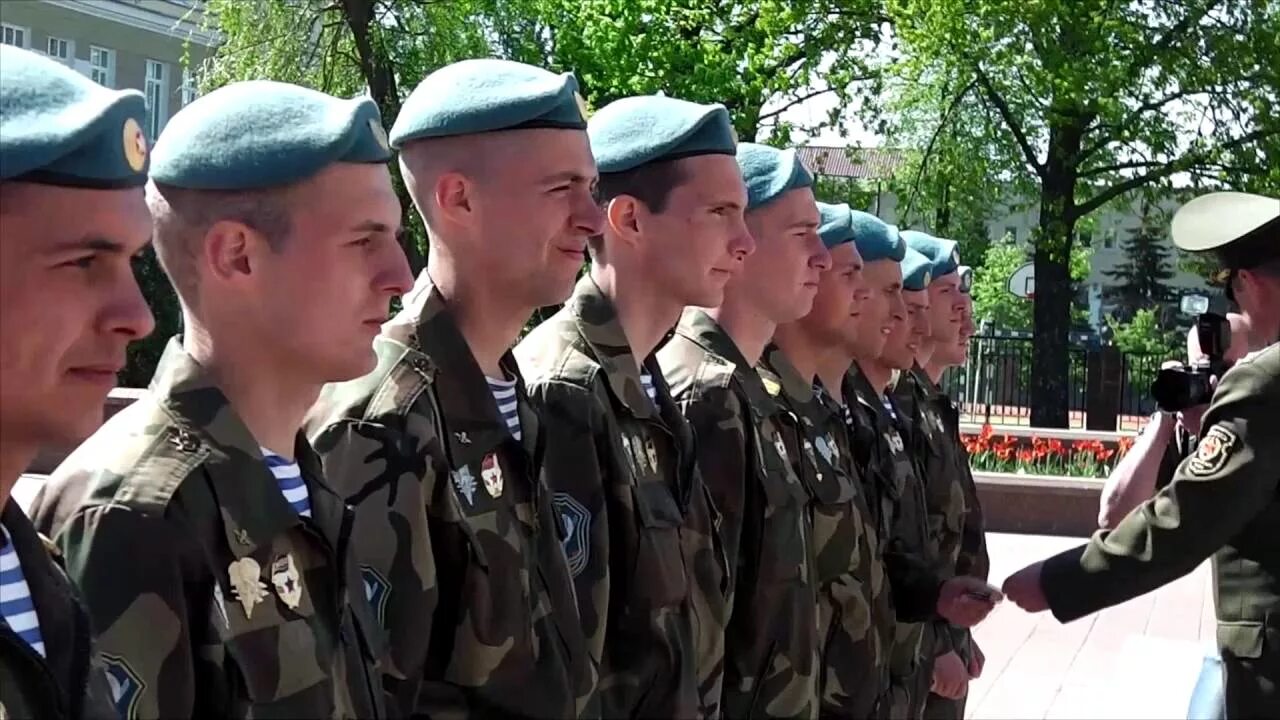 103 май. Командование 38 бригады брест. 103 бригада вдв витебск фото. 103-я гвардейская воздушно-десантная дивизия. 357 полк вдв боровуха-1.