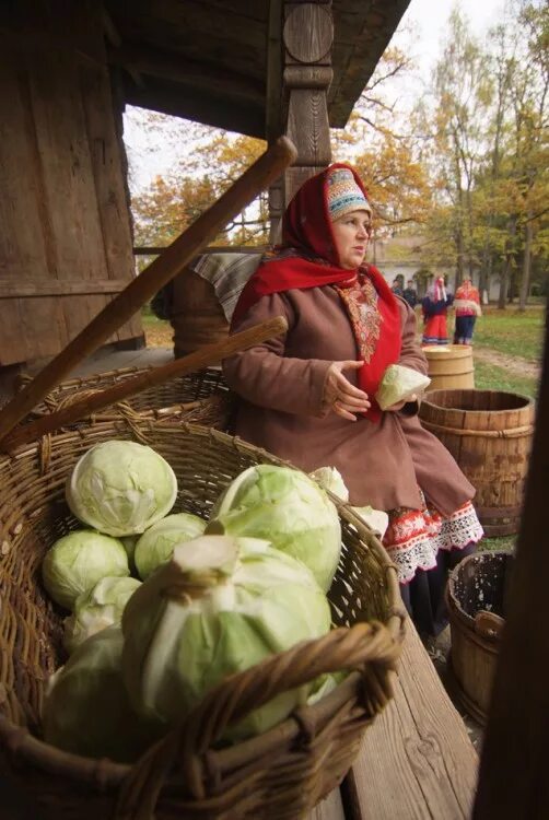 Октябрь капуста. Сергей капустник праздник. Капустки на Руси. Фольклорный праздник капустки. Праздник капустник на Руси.