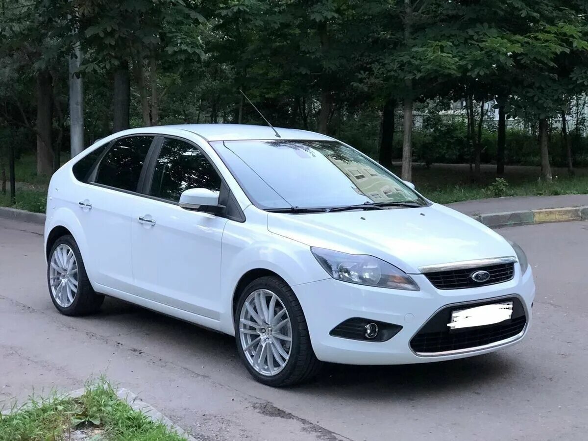 Форд фокус 2 Рестайлинг хэтчбек. Ford Focus 2 хэтчбек белый. Форд фокус 2 рестайлен.. Форд фокус 2 Рестайлинг 2010 хэтчбек.