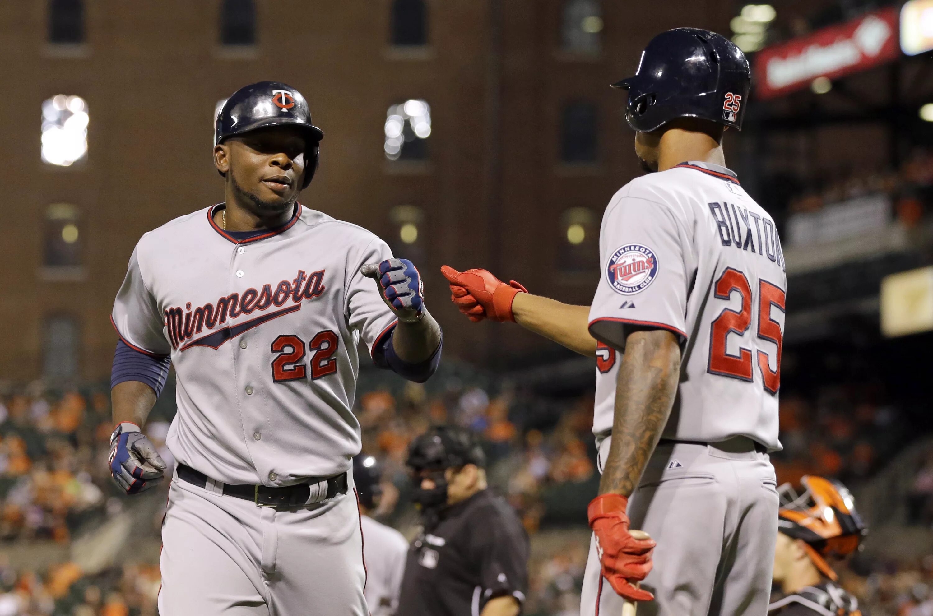 Twins логотип. Твинкес. Minnesota twins. Minnesota twins. Миннесота твинс эмблема.