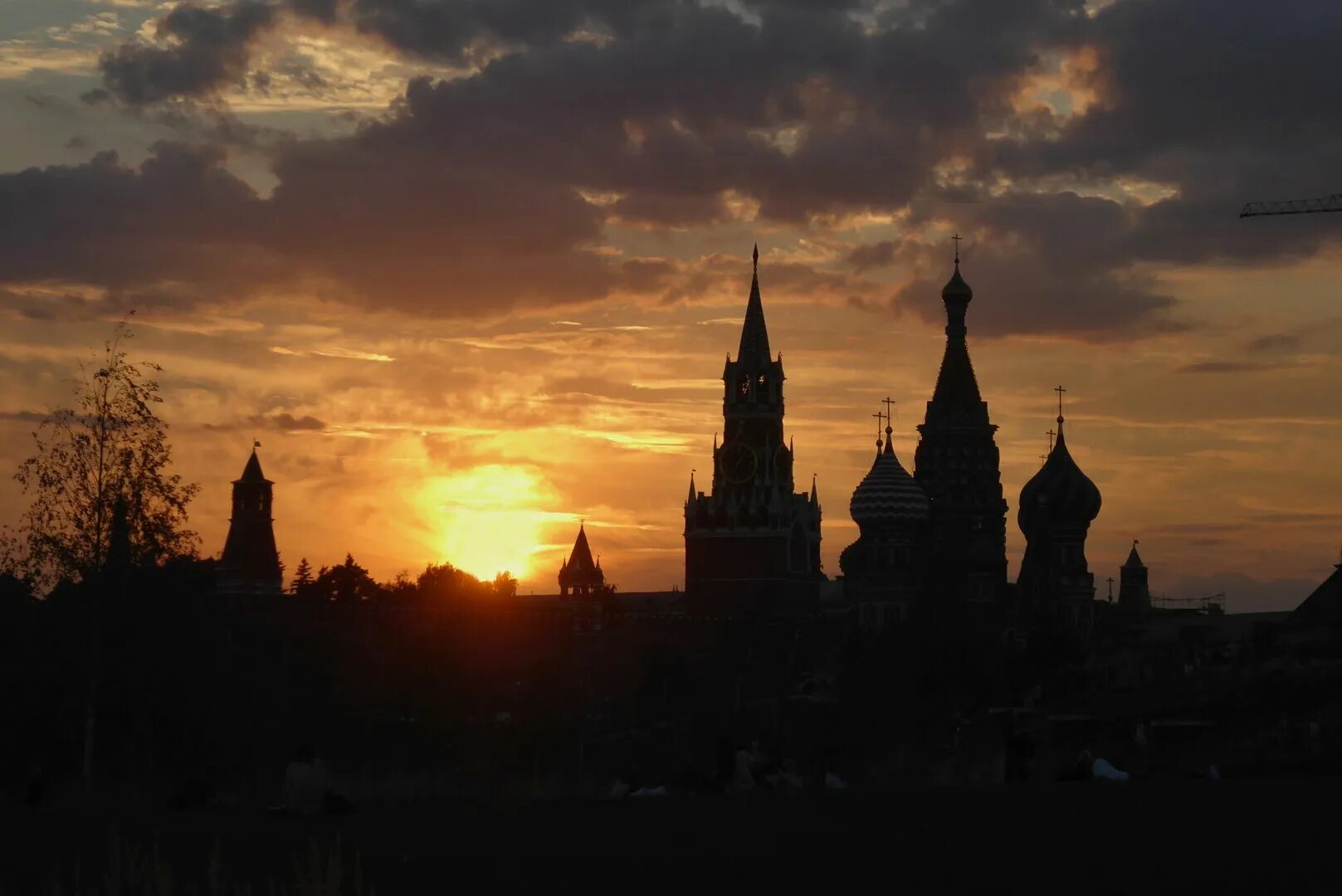 Закат в Москве. Красивый закат в Москве. Вечерняя Москва закат. Закатная Москва.