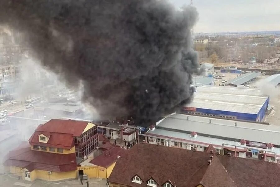 Пожар рынок г. Пожары. Пожар рынок г. Взорвали центральный рынок. Сейчас в оренбурге пожар на петровском рынке.