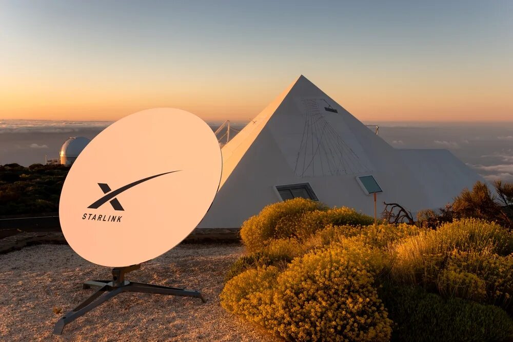 Что такое старлинк маска. Терминал starlink. старлинк на квадракоптере.