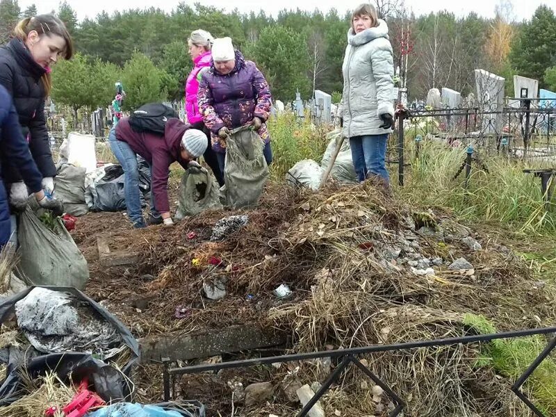 Погода п володарским. Поселок Юганец. Работники администрации посёлка Володарский. Юганец Володарский район Арсенал.