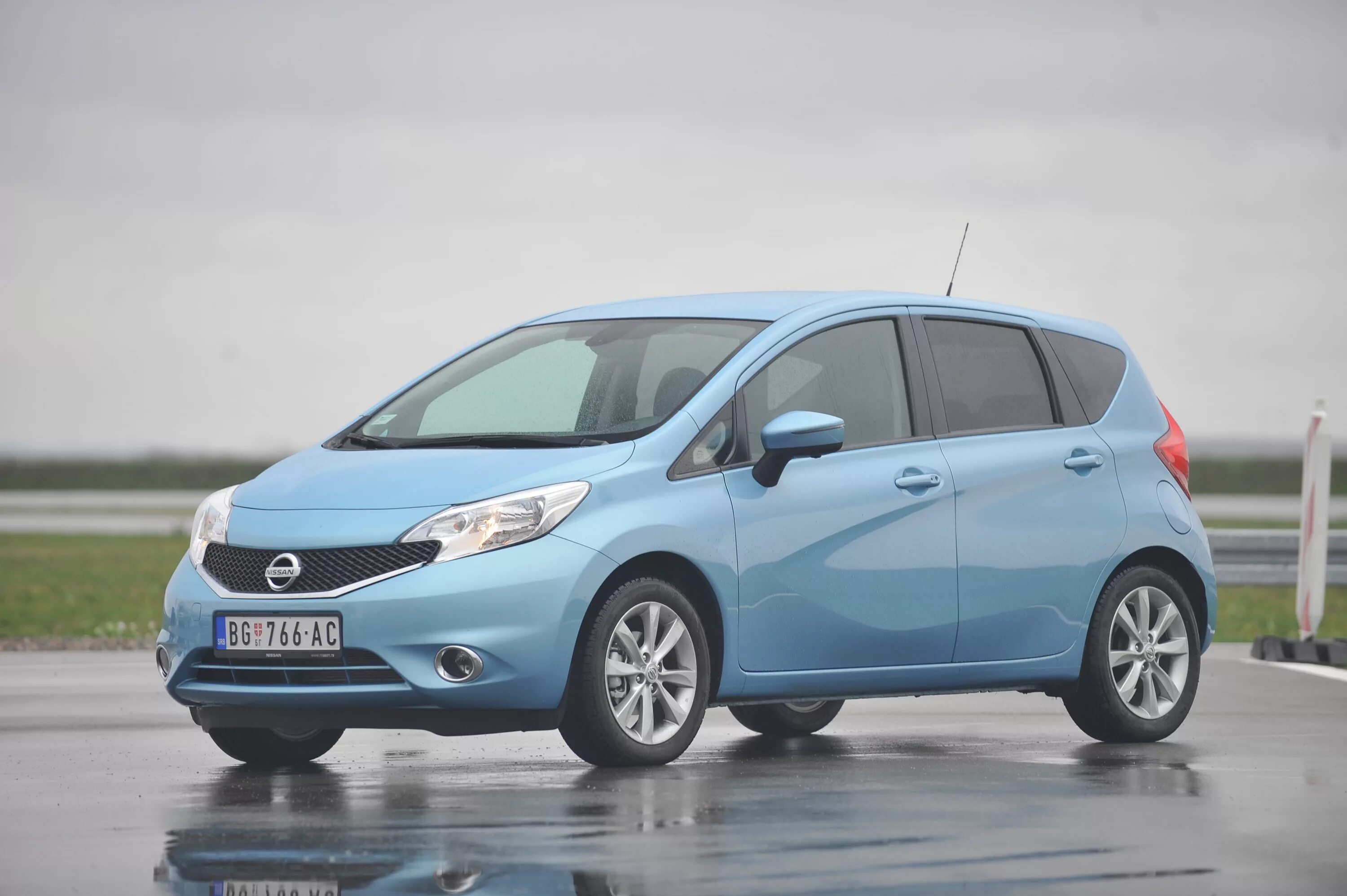 Nissan Note 2013. Ниссан ноут 2013. Ниссан ноут 1.2 2013 года. Ниссан ноут 2023 года.