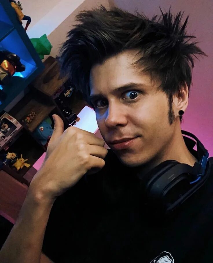 Elrubiusomg. Rubius 2008. Rubius. Rubius karmaland. Рубиус rubius мужчина.