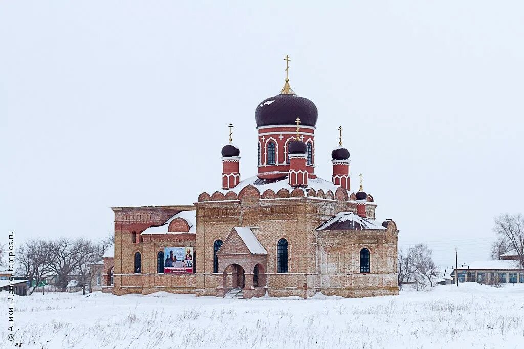 Поповка саратовская область саратовский район. Храм в селе Алексеевка Хвалынского района Саратовской области. Поповка Хвалынский район. Хвалынский район Саратовская область. Село Поповка Саратовская область.