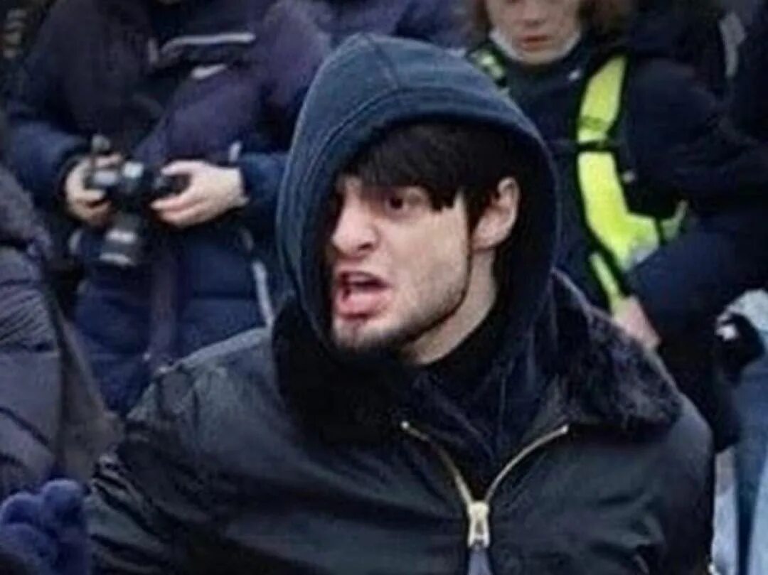 рамзан кадыров с телефоном. чеченцы в россии. джумаев сайд-мухаммад саид-ахмедович. среднестатистический чеченец. звонят угрожают по телефону чеченцы.