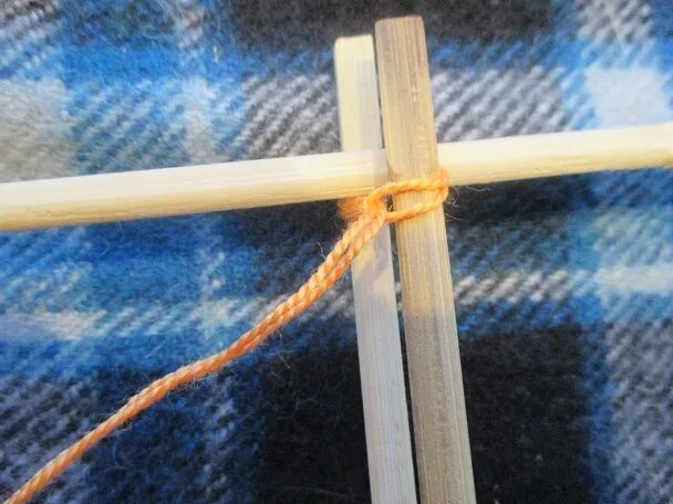 Связи из уголков крестового сечения. Узел для скрепления двух палок. Соединение крестом. Соединение крестом. Соединение брусков вполдерева.