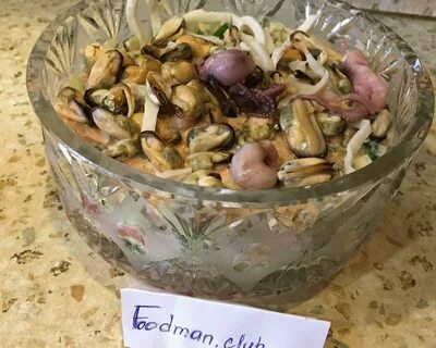 Салат из морепродуктов в масле