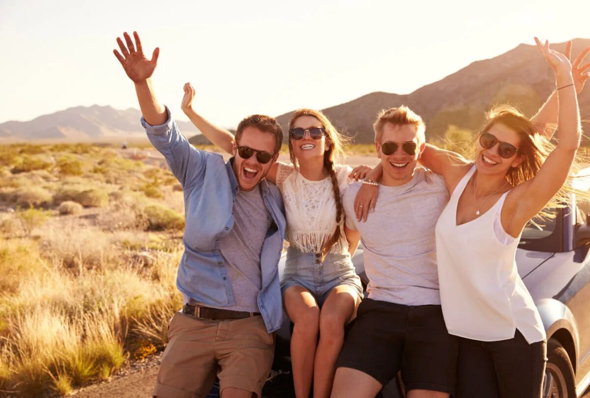 Dream friends travel. Компания друзей путешествует 8 человек. 0 "путешествие друзей". Друзья в машине. Группа друзей путешествия картой.