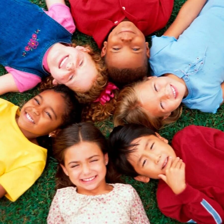 Дети разных национальностей. Родители и дети. Форумы людей с детьми. Родители и дети. Семья с четырьмя детьми.