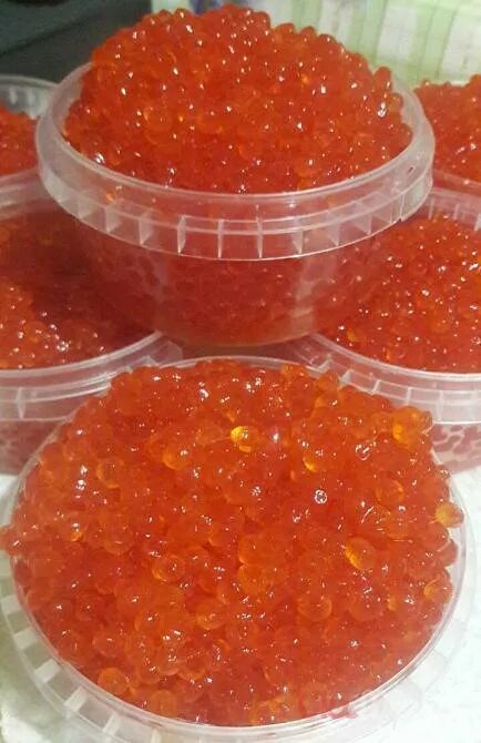 Как отличить икру горбуши от кеты. Икра кижуч икра кета. кижуч икра красная кеты. икра нерка кета кижуч. икра кижуч горбуша кета.