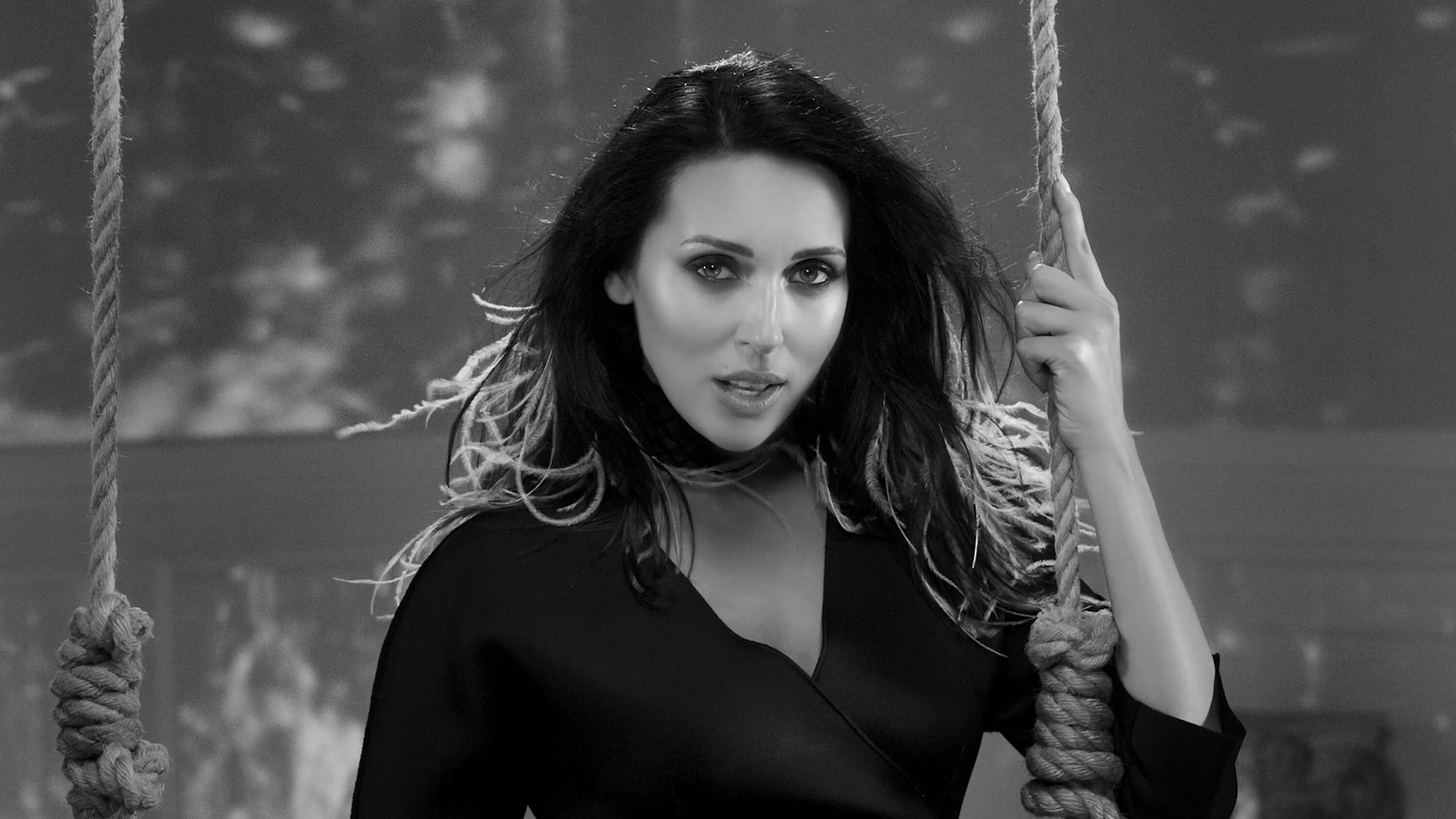 Казка поплакала текст. Клипы поплакала. Группа казка плакала. Поплакала она клип. Плакала фото исполнительницы.