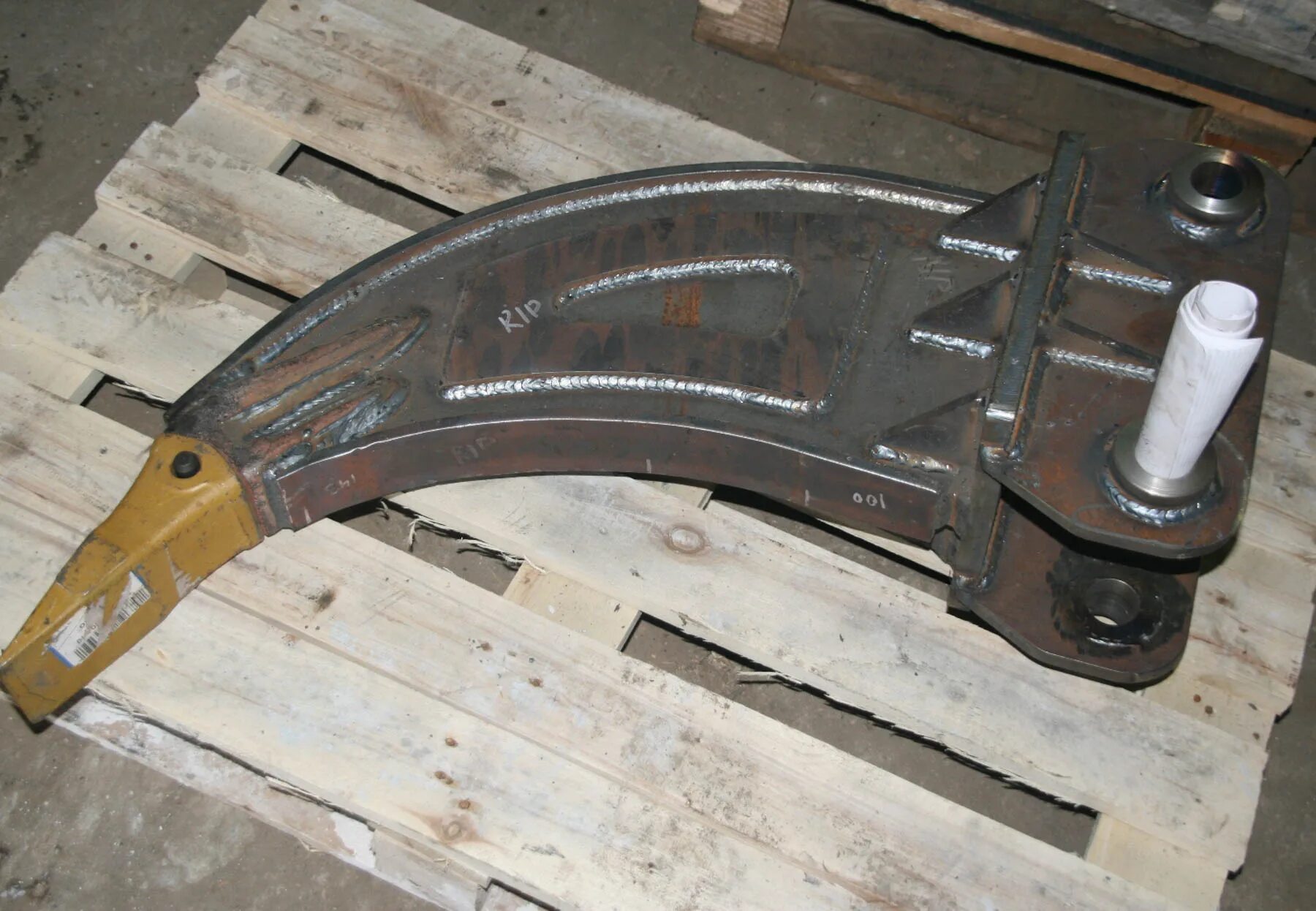 зуб ковша jcb 2cx/3cx скальный. Terex 825 клык рыхлитель. клык jcb. комплект зубьев ковша jcb 3cx. зуб jcb 332-c4388.