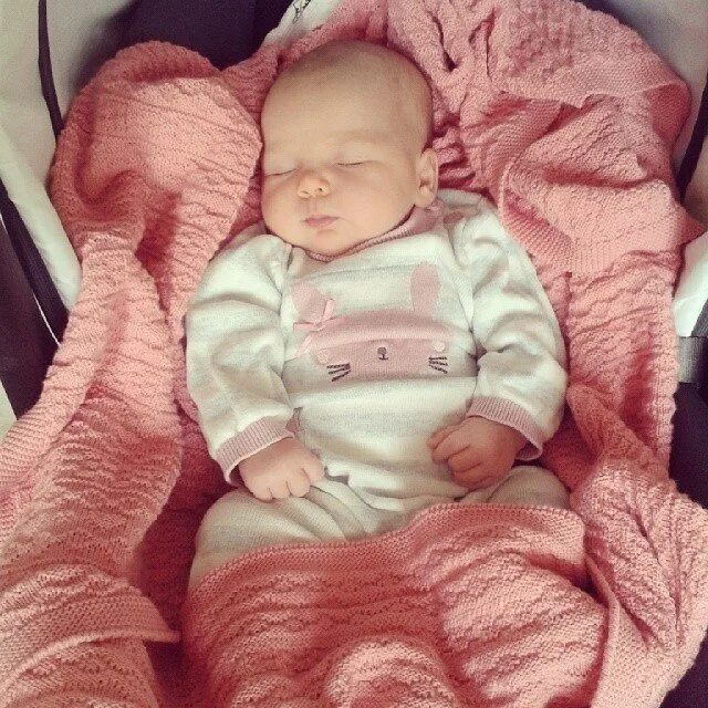 фото младенца. младенец девочка. новорожденные девочки. 2 месяца девочке. дети новорожденные 3 месяца.