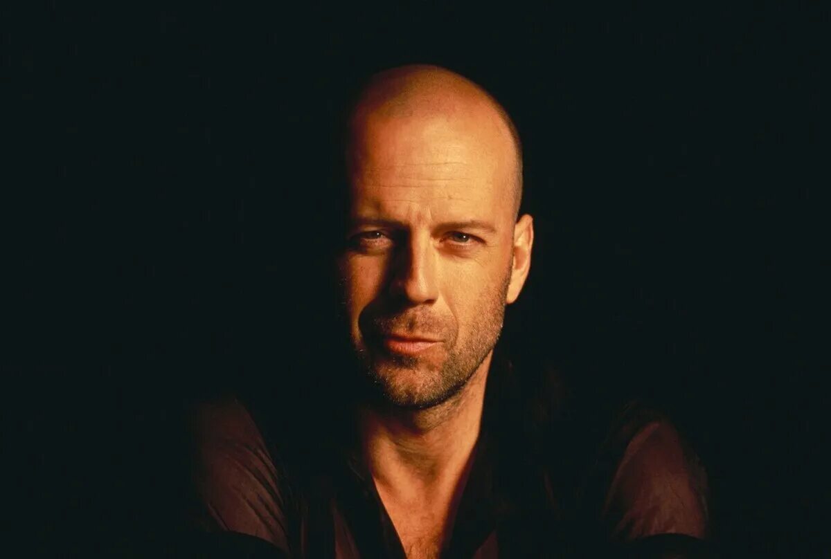 Bruce Willis. Брюс Уиллис фото. Брюс Уиллис 35 лет. Уолтер Брюс Уиллис. Брюс уиллис аутизм