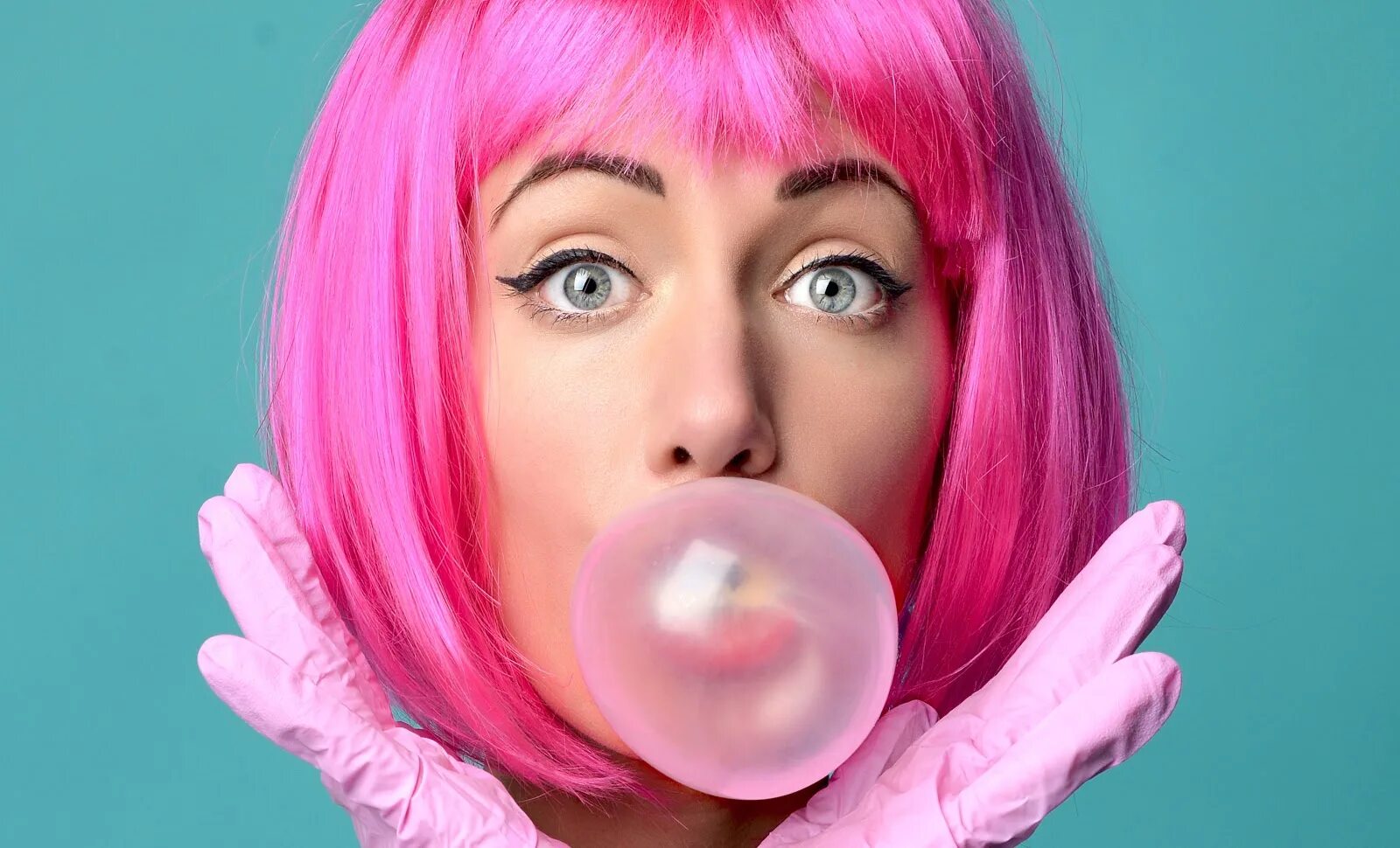 Включи новое видео bubble. Бабл гам девушка. Bubble Gum жвачка. Девушка с жвачкой. Розовая жевательная резинка.