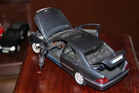 Mercedes 1 18