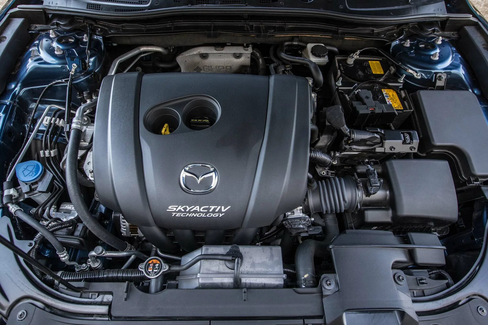 Лучший двигатель мазда. Cx-60 mazda двигатель. мощный двигатель мазда. mazda skyactiv-g система питания.
