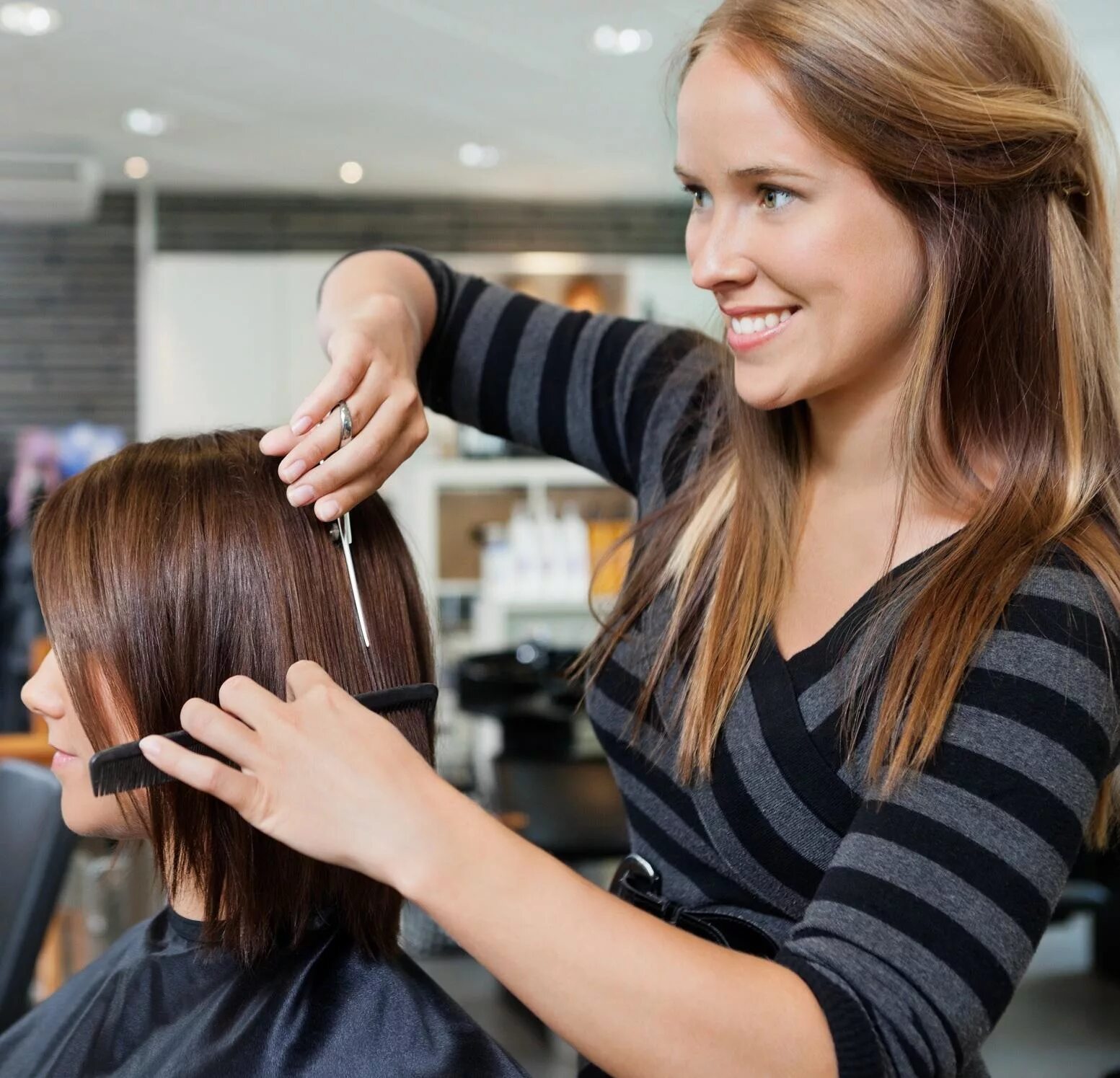 Стрижка с челкой на пробор. Где можно подстричься недорого. Хаир салон. Где можно подстричься недорого. Постричь или подстричь.