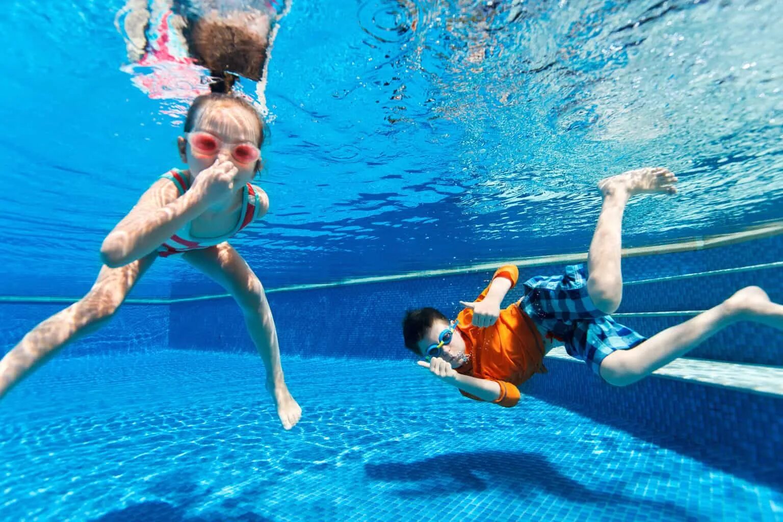 Бассейн под водой. Under pool. Swimming pool tile adhesive underwater. Under pool. Under pool.
