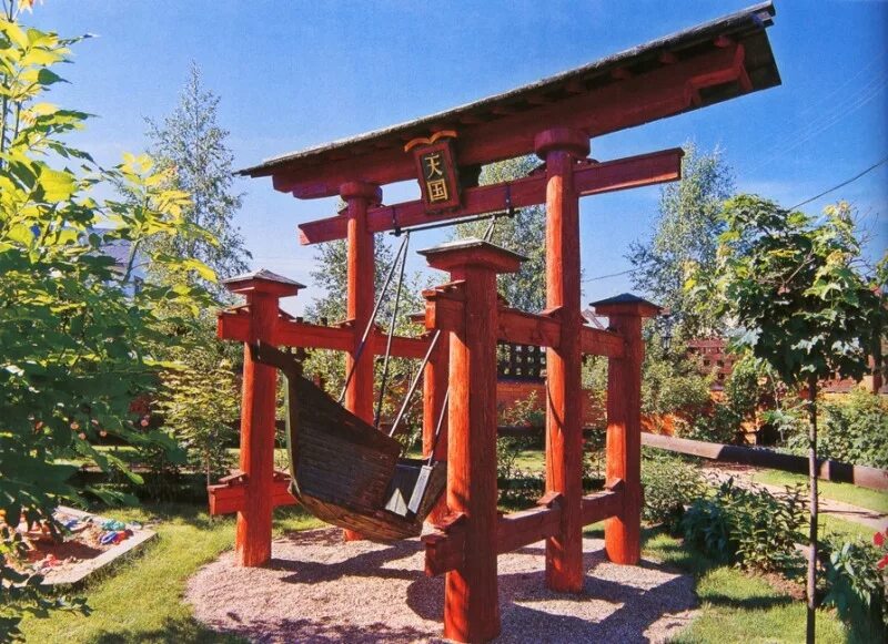 Японские качели. Качели для сада в японском стиле. Беседка в японском саду. Китайские детские площадки.