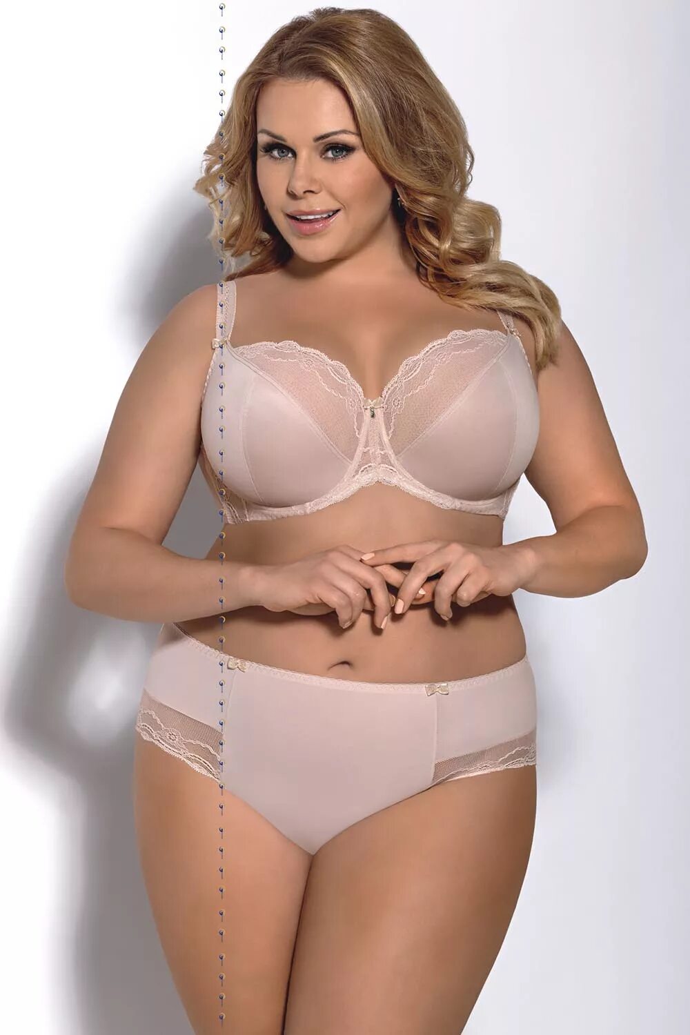 Деми роуз деми. Луиза мендес в нижнем белье. Модель плюс сайз анна бернадина. Бюстгальтер kris line stella. «модель xl» рима пенджиева.